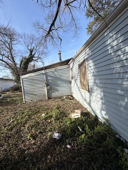 Building Photo - 730 N 74th St