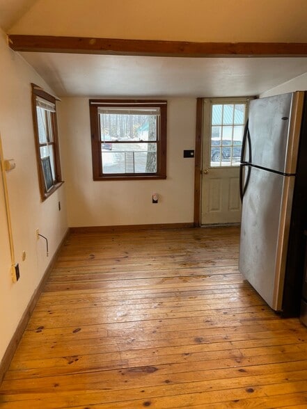 Building Photo - 694 Sebago Rd