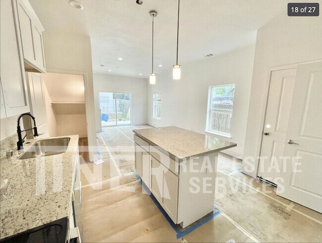 Building Photo - 1509 Eggplant Alley