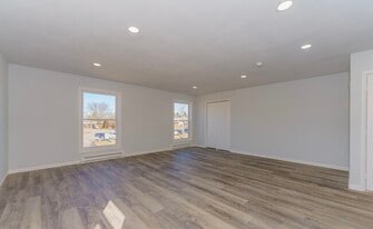 Building Photo - 128 Rockefeller Rd