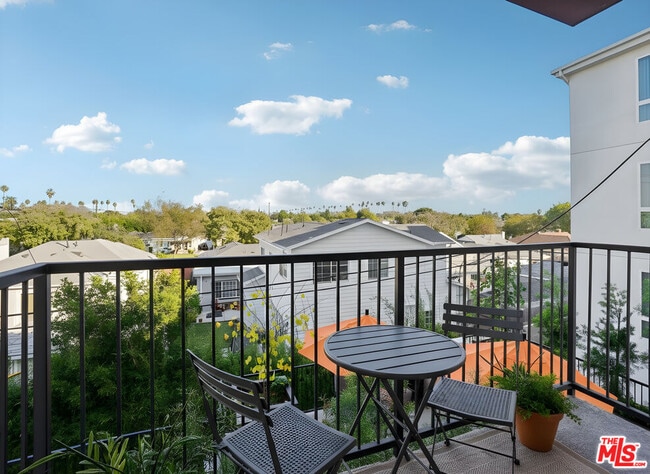 Building Photo - 3518 Chesapeake Ave