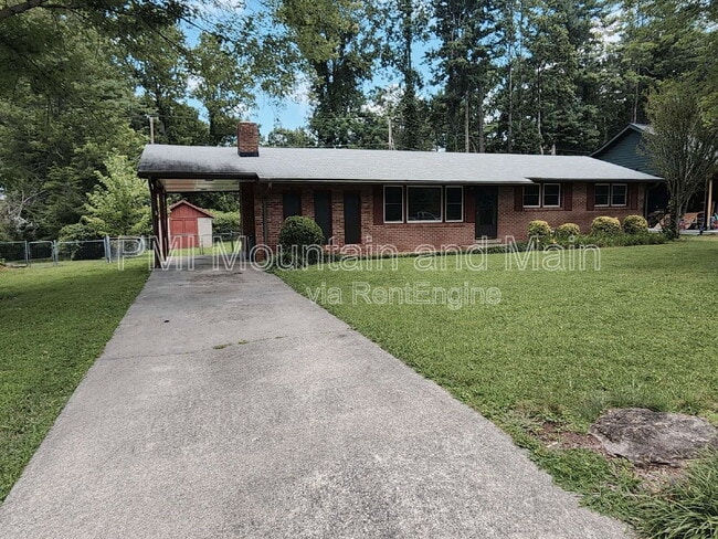 Building Photo - 317 N Hillandale Dr