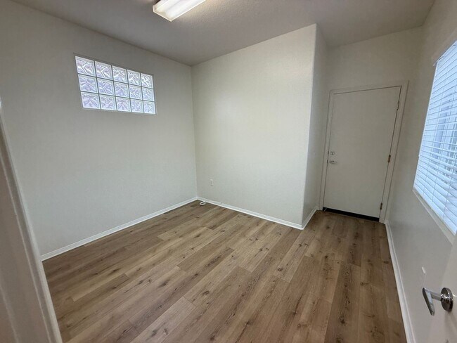 Building Photo - Wyndham Rose in AV, 2 Bedrooms,2 Bathrooms + Den, Gated Community,