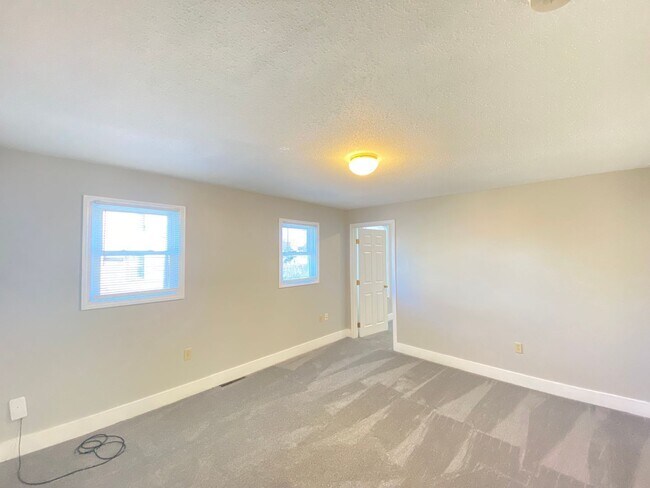 Building Photo - 7 Commercial St