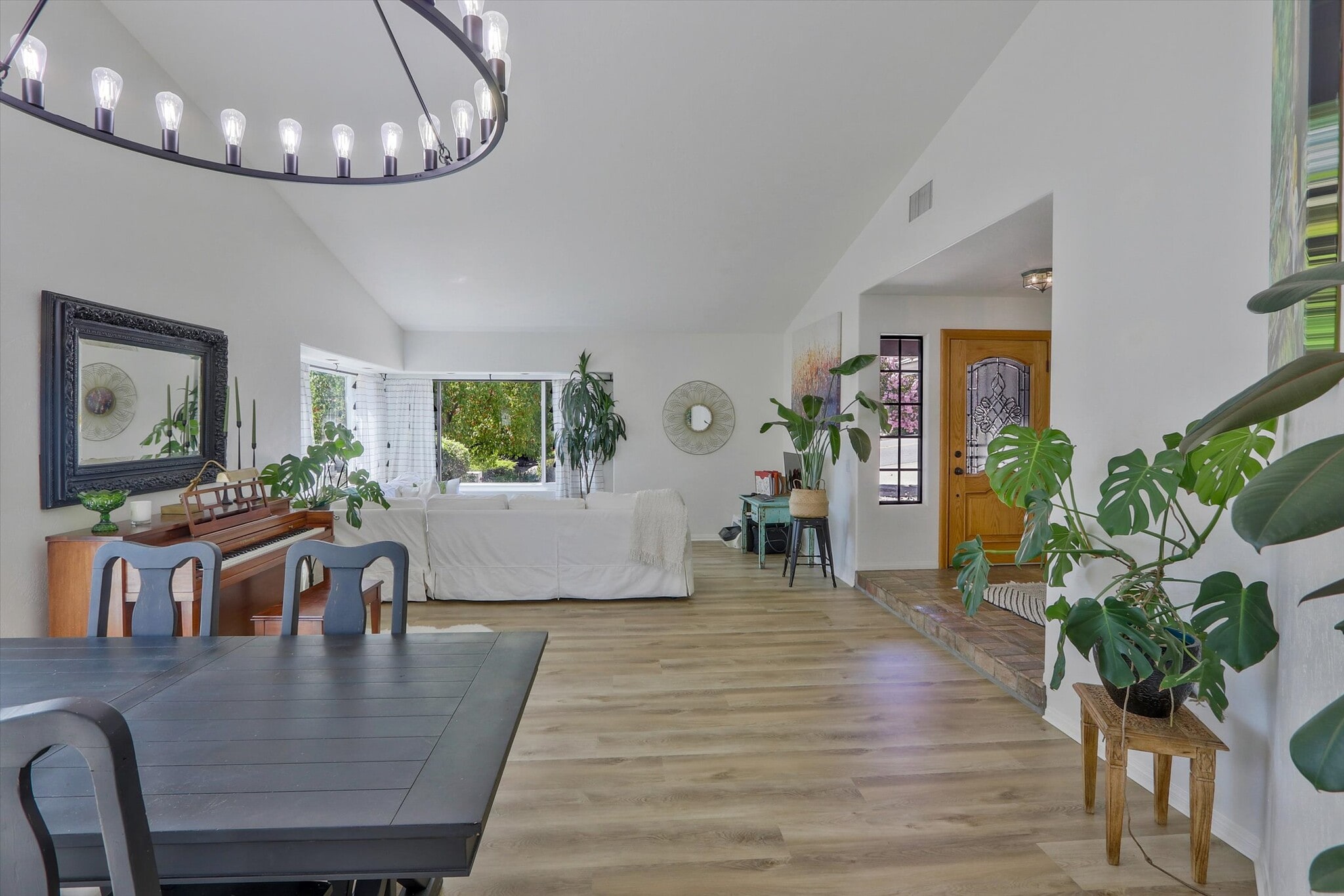 Building Photo - 15549 Vista Vicente Dr