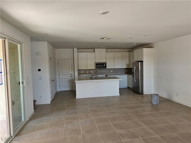 Building Photo - 187 Vanhoy Ave