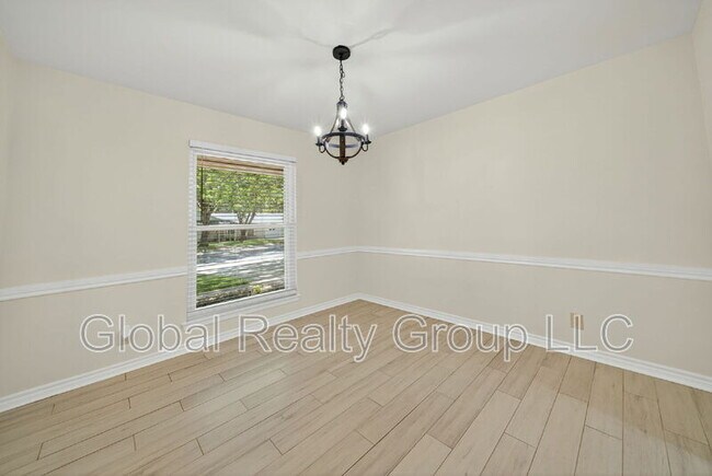 Building Photo - 133 Thomas Edison Dr