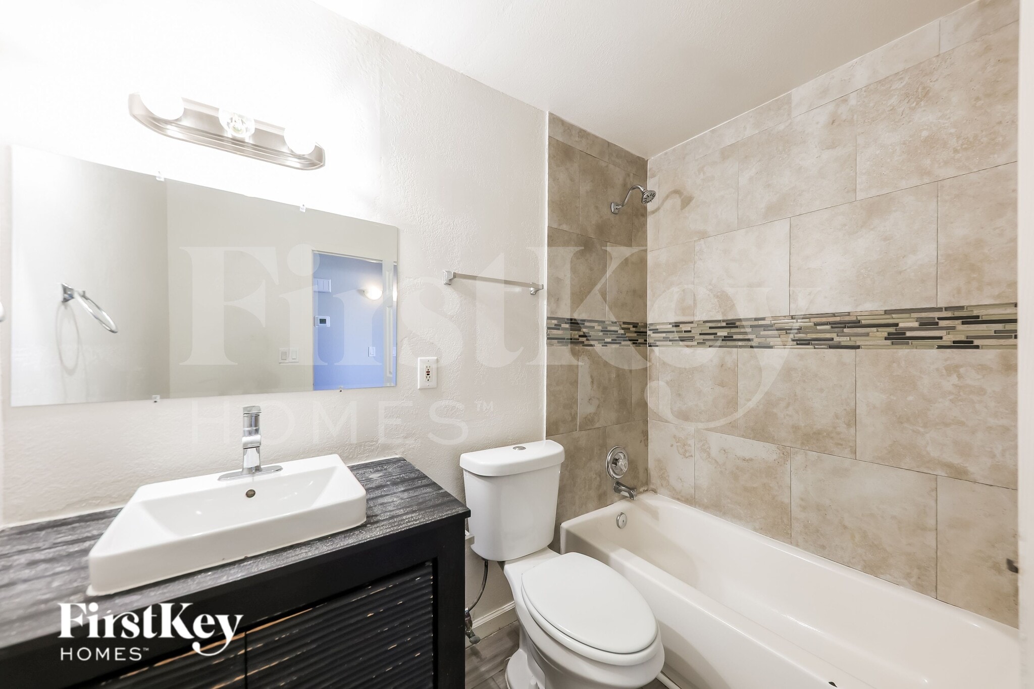 Building Photo - 13642 N 31st Dr