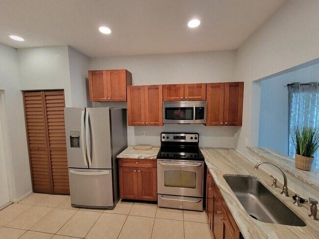 Building Photo - 197 NW Eller St