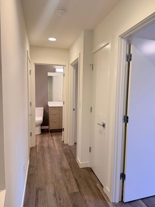 Building Photo - Brand New 3bd Townhome!
