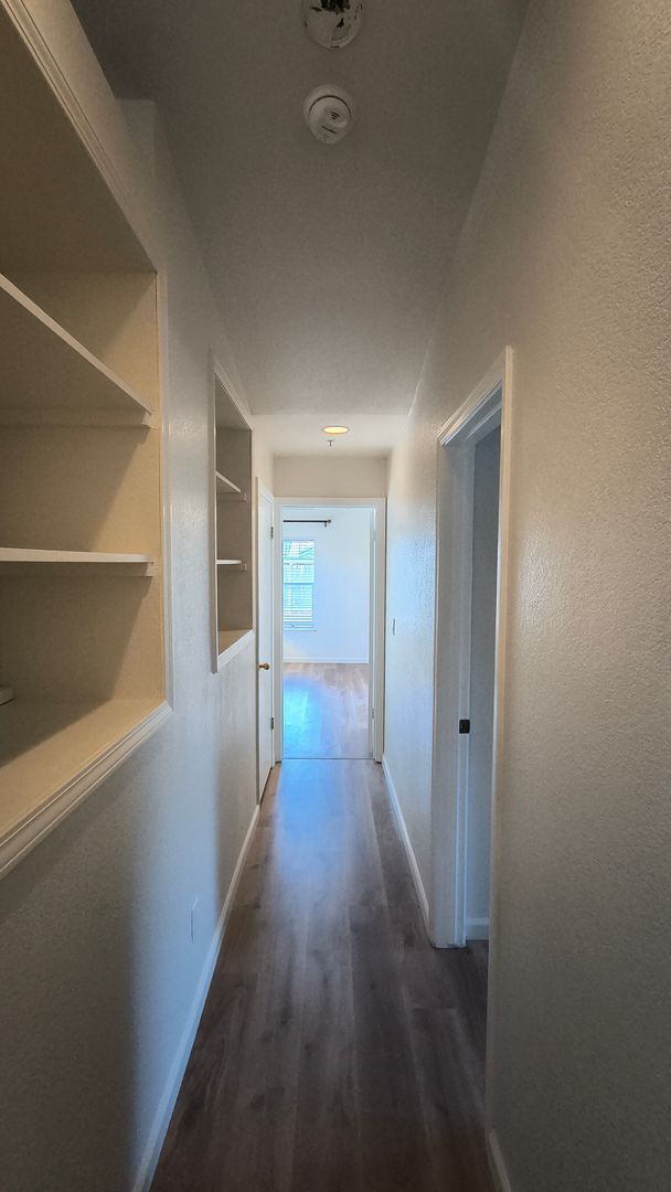 Building Photo - Brand New Flooring and FRESH Paint - SPACIOUS 3 BEDROOM HOUSE IN LIVERMORE!!!