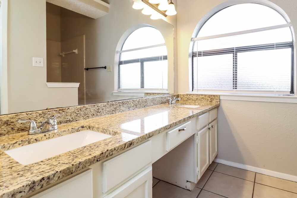 Building Photo - 2605 Mountainview Dr