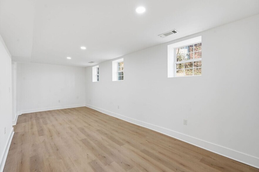 Building Photo - 167 Rockmart Dr SW