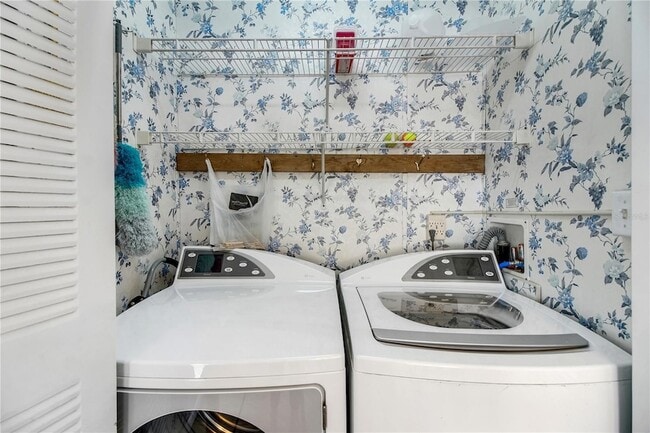 Building Photo - 5229 Hartford Ln