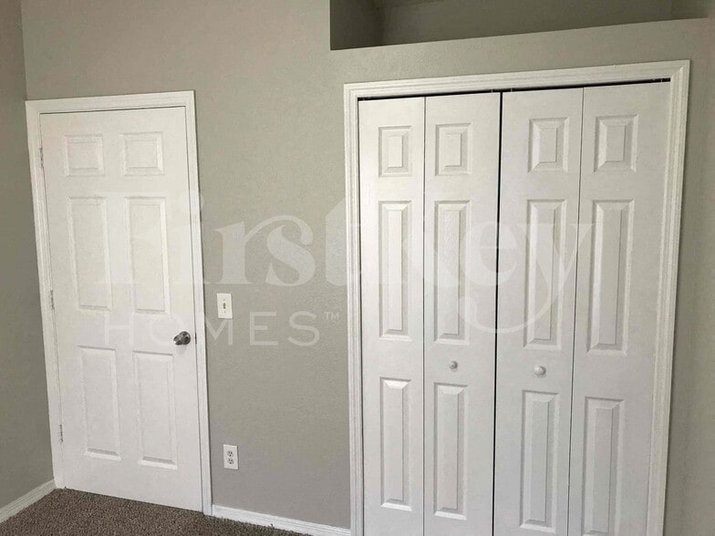 Building Photo - 5351 Sylvania Ave