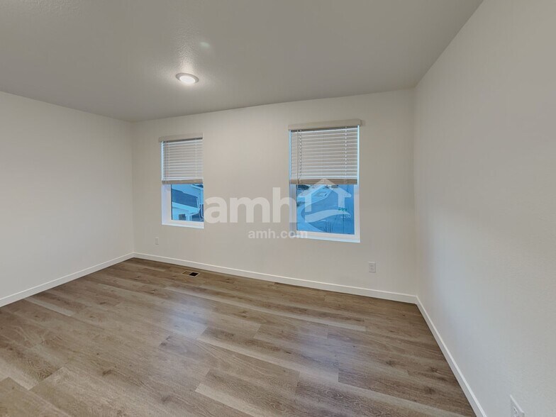 Building Photo - 26136 E Calhoun Pl