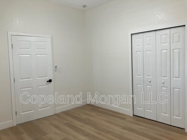 Building Photo - 1733 11th Ave N