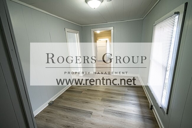 Building Photo - 617 Roberson St