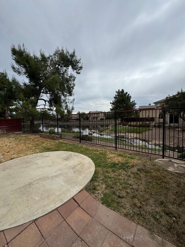 Building Photo - Spacious 3-Bed Lakeview Home with Loft & Community Amenities