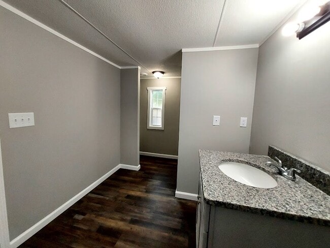 Building Photo - 3 Bedroom Mobile Home in West Pelzer