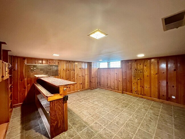 Building Photo - Charming 3 Bedroom/1.5 Bathroom Townhome with In-Unit Laundry in Towson, MD!