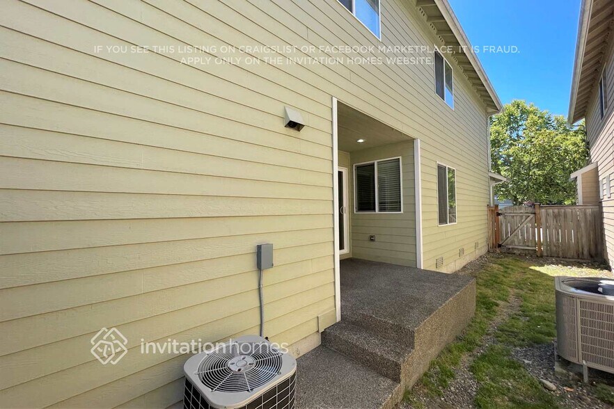 Building Photo - 18133 96th Ave E