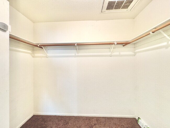 Building Photo - 3371 Baywood Terrace