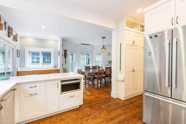 Building Photo - 3Bd/2.5Ba Seattle House