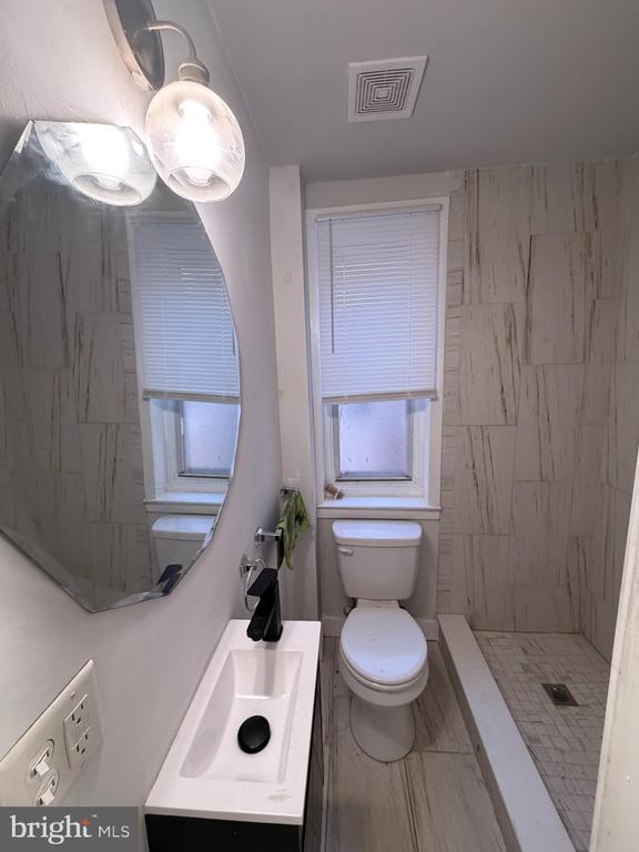 Building Photo - 1924 N Taylor St