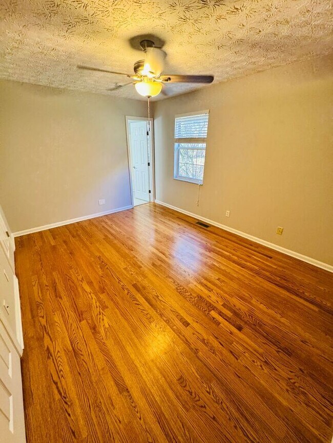 Building Photo - Split-Foyer Charm with Modern Upgrades in West Knox