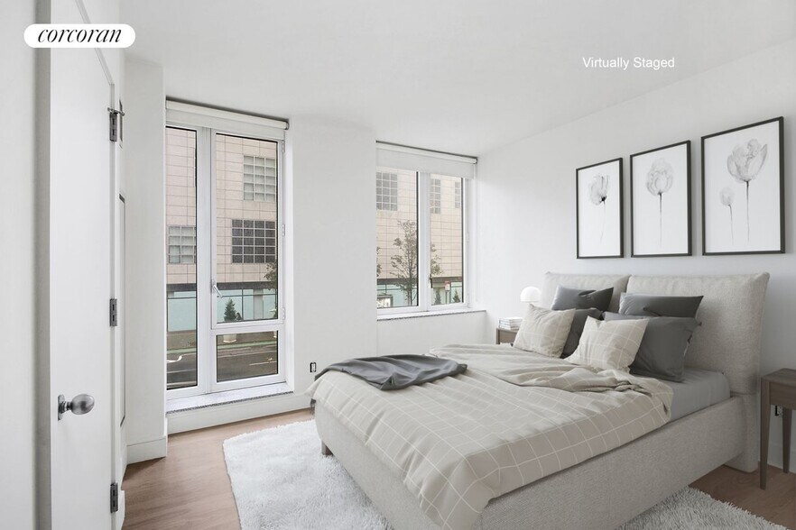 Building Photo - 250 E 53rd St