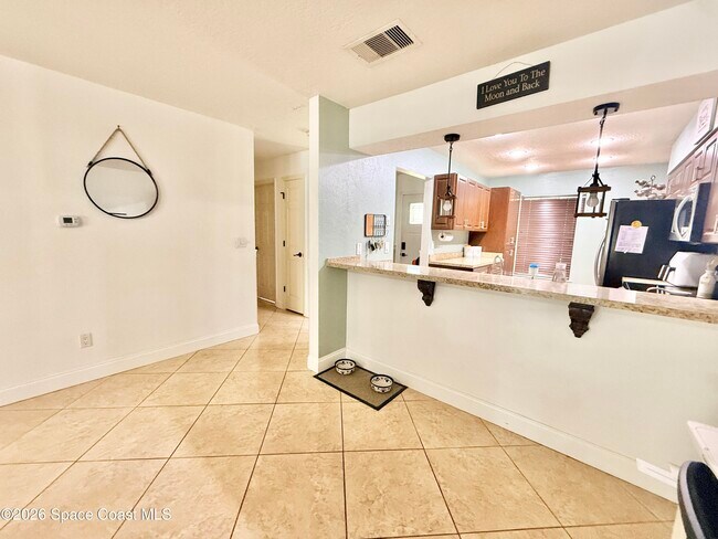 Building Photo - 1046 W Samms Ave