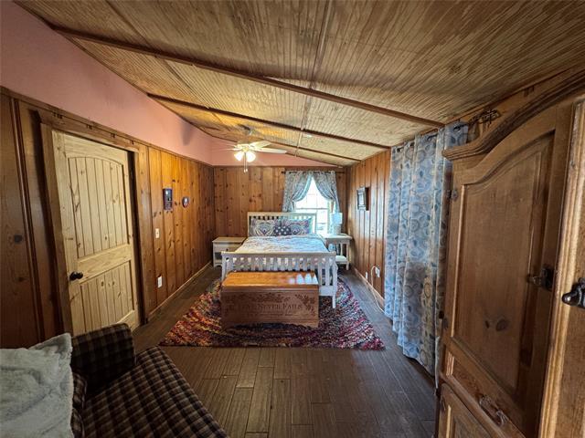 Building Photo - 160 Lake Point Dr