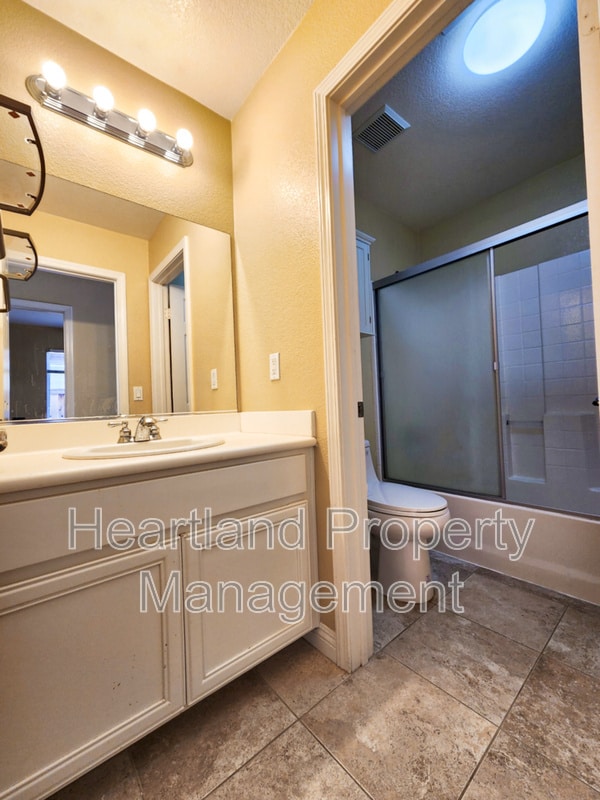 Building Photo - 714 Casita Ln