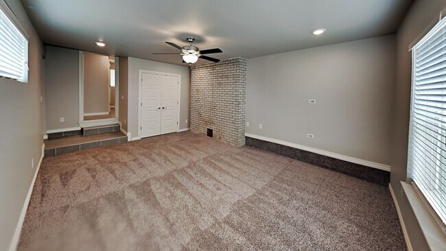 Building Photo - 3 Bedroom 2 Bath Home on 1 acre lot