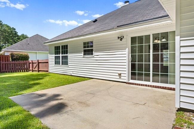 Building Photo - 115 Nandina Wy