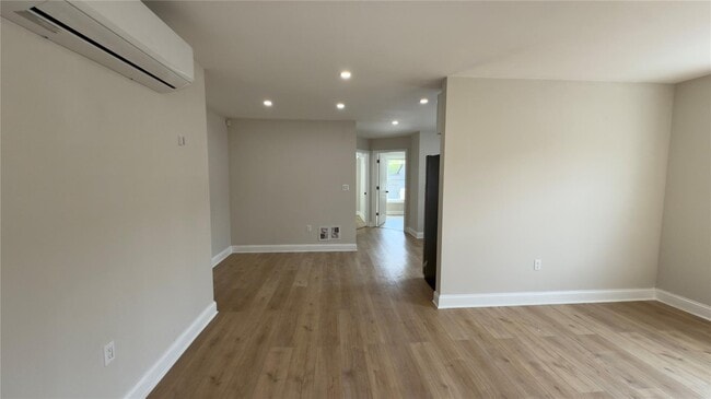 Building Photo - 120 Linden Ave