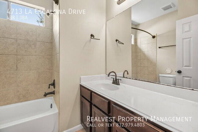 Building Photo - 4713 La Escalona Dr