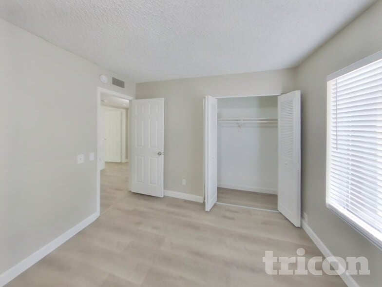 Building Photo - 10221 W Turney Ave