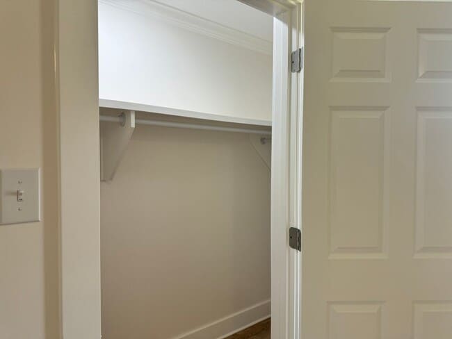 Building Photo - Renovated 3 BR Home in the Heart of Murfreesboro