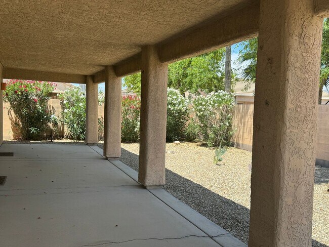 Building Photo - Rental