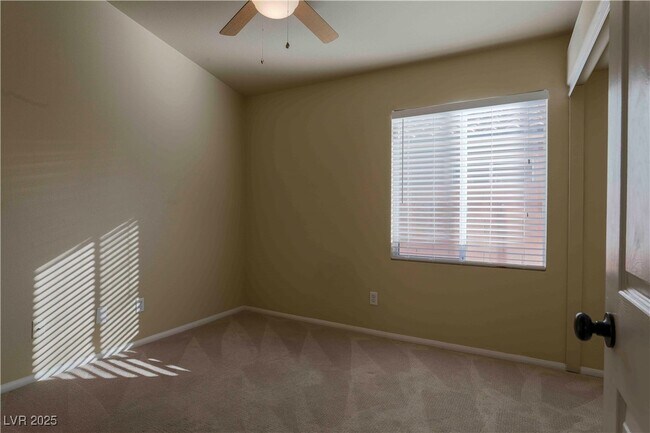 Building Photo - 304 Silver Castle St