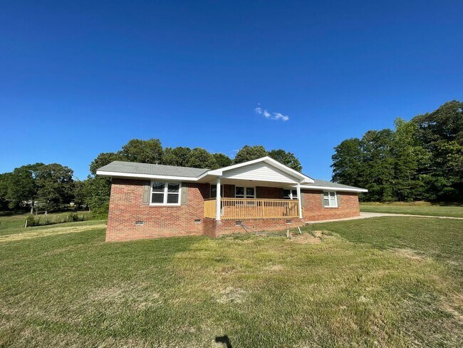 Primary Photo - Completely remodeled 3/2 House- $2,150