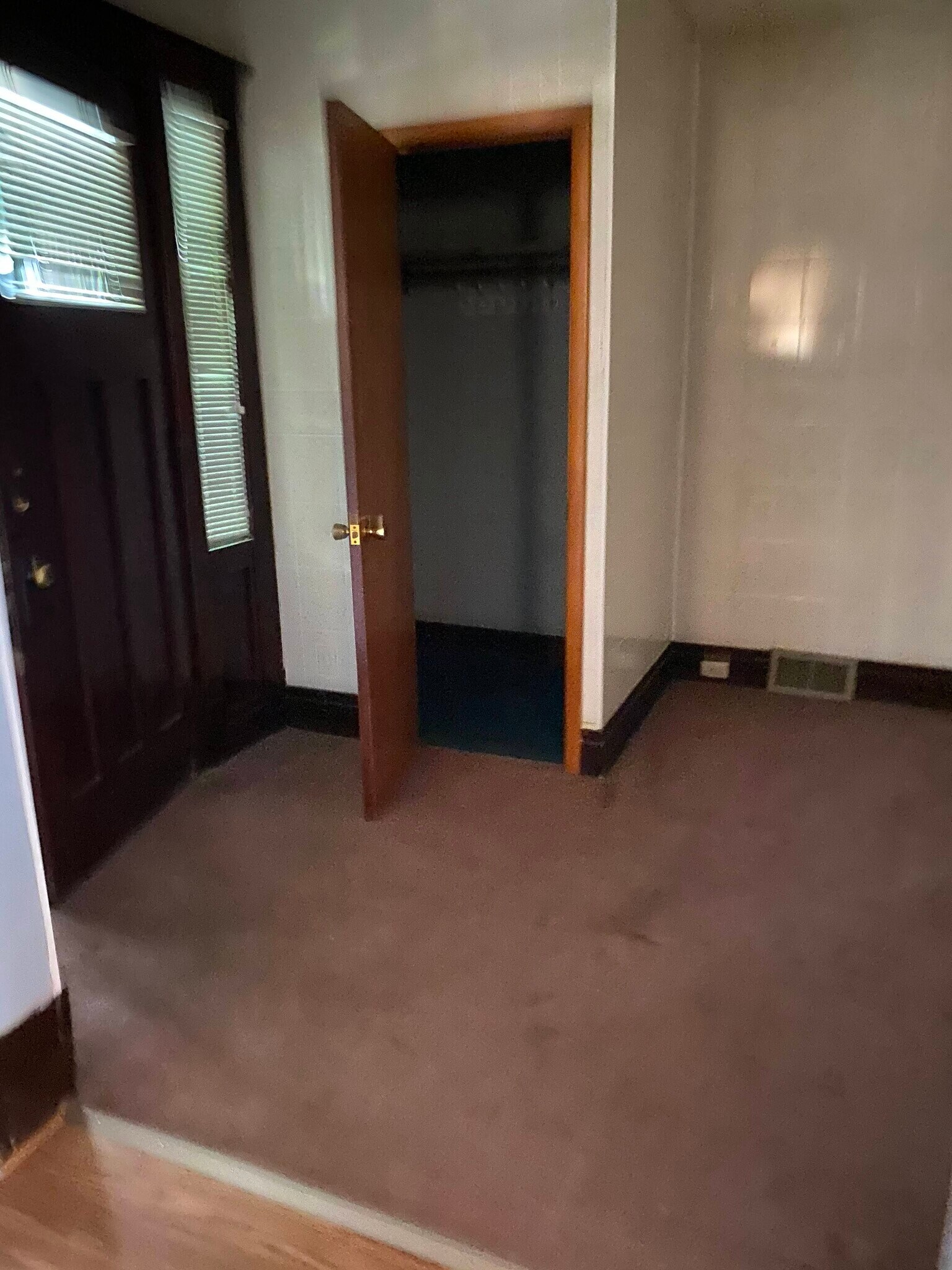 Building Photo - 135 Folger St