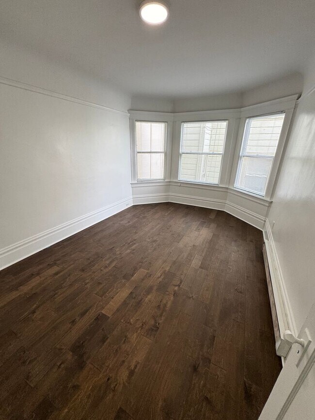 Building Photo - 1020-1024 Leavenworth Street