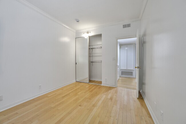 Building Photo - 11939 Gorham Ave