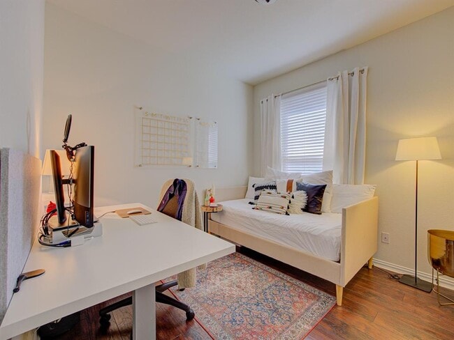 Building Photo - 9928 Aly May Dr