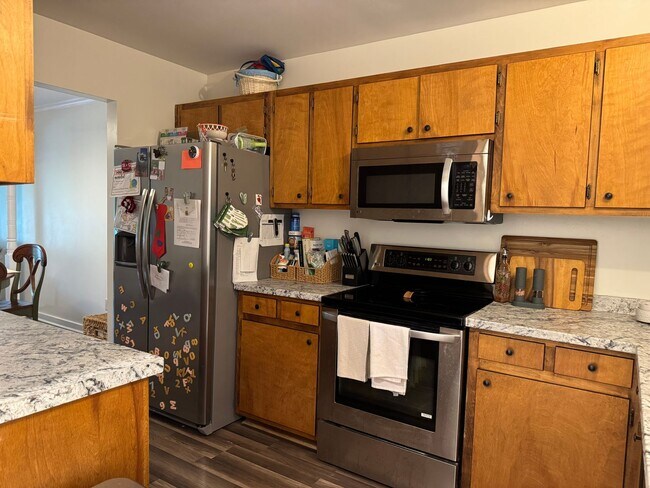 Building Photo - 1517 College Way