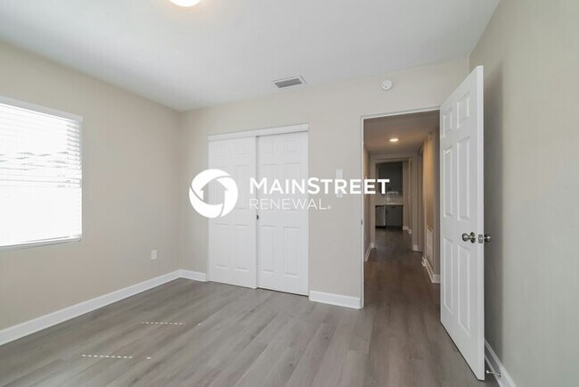 Building Photo - 3 Bedroom Pet-Friendly Home in WINTER HAVEN, FL with Main Street Renewal