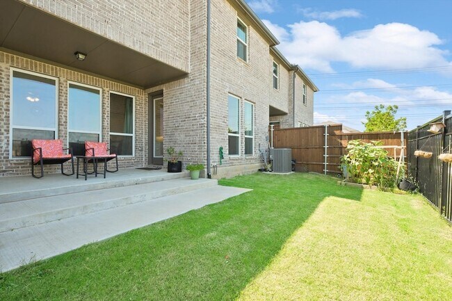 Building Photo - 205 Somerset Dr